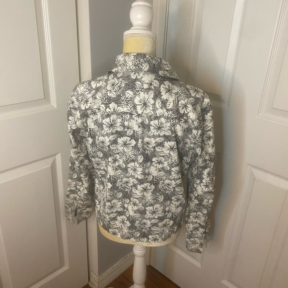 Christopher & Banks Monochrome Floral Blazer - Picture 5 of 10